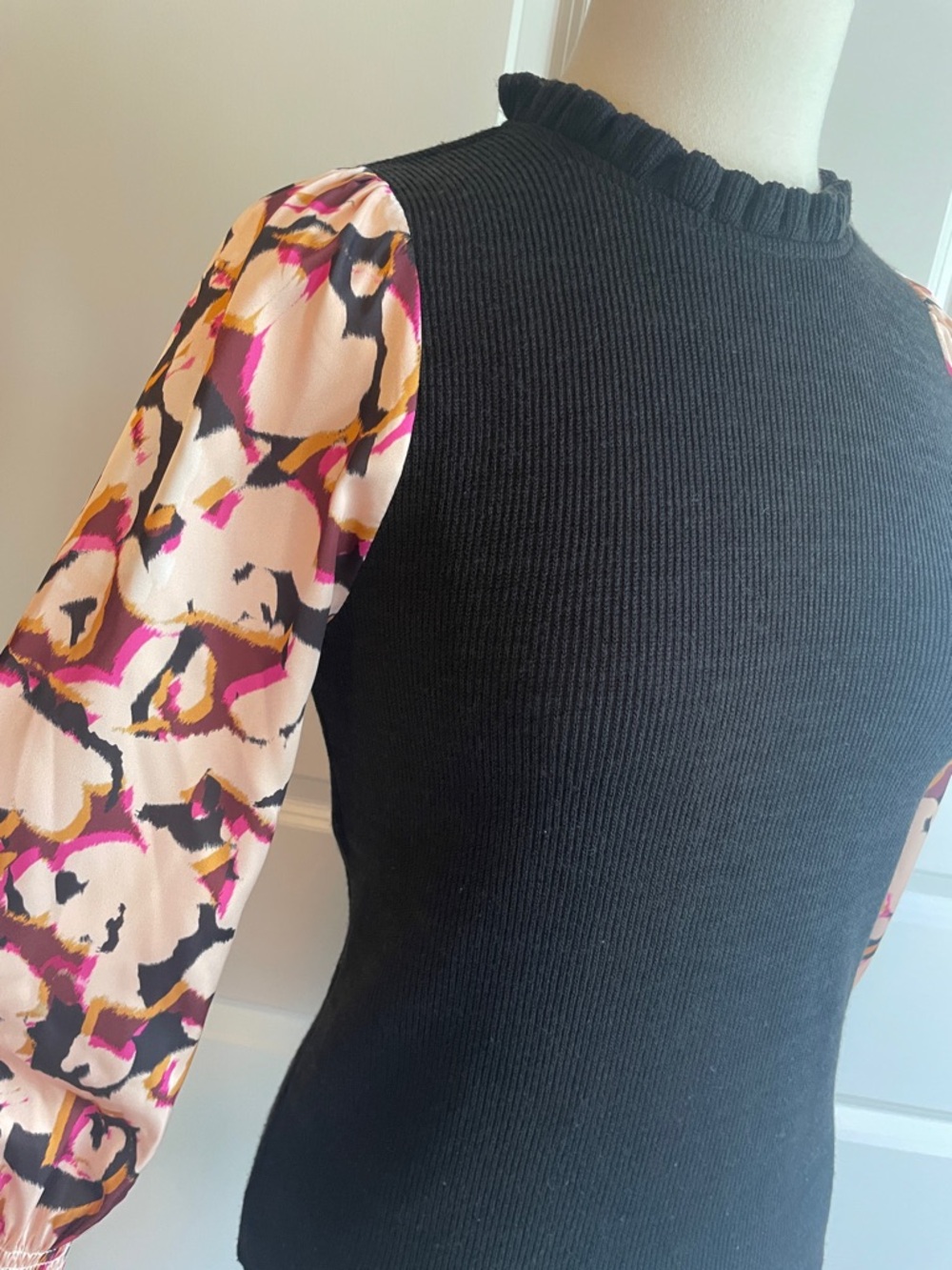 THML Black Knit Sweater with Pink & Gold Printed Balloon Sleeves Size XS - Picture 2 of 8